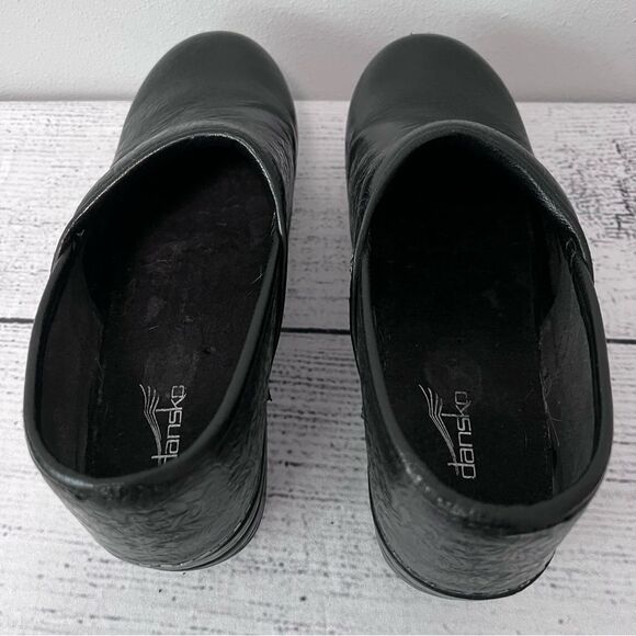 Dansko Black Leather Etched Professional Clogs Size 38 - Picture 7 of 9